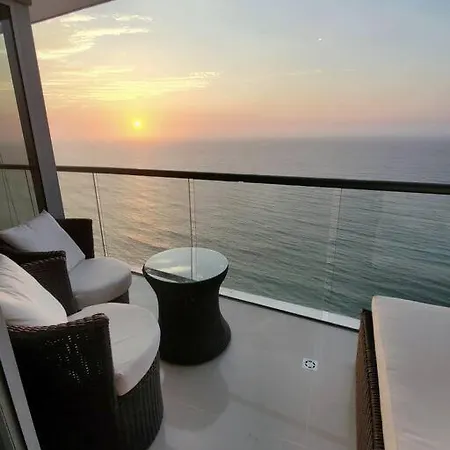 Luxurious Apt With Oceanfront Views On The 32nd Fl Cartagena
